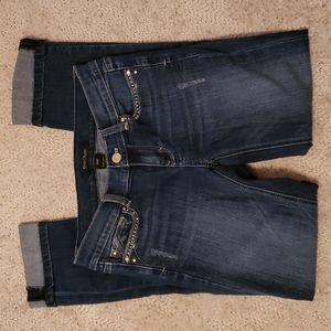 White House Black Market jeans in a size 0R. Excellent pre loved condition.